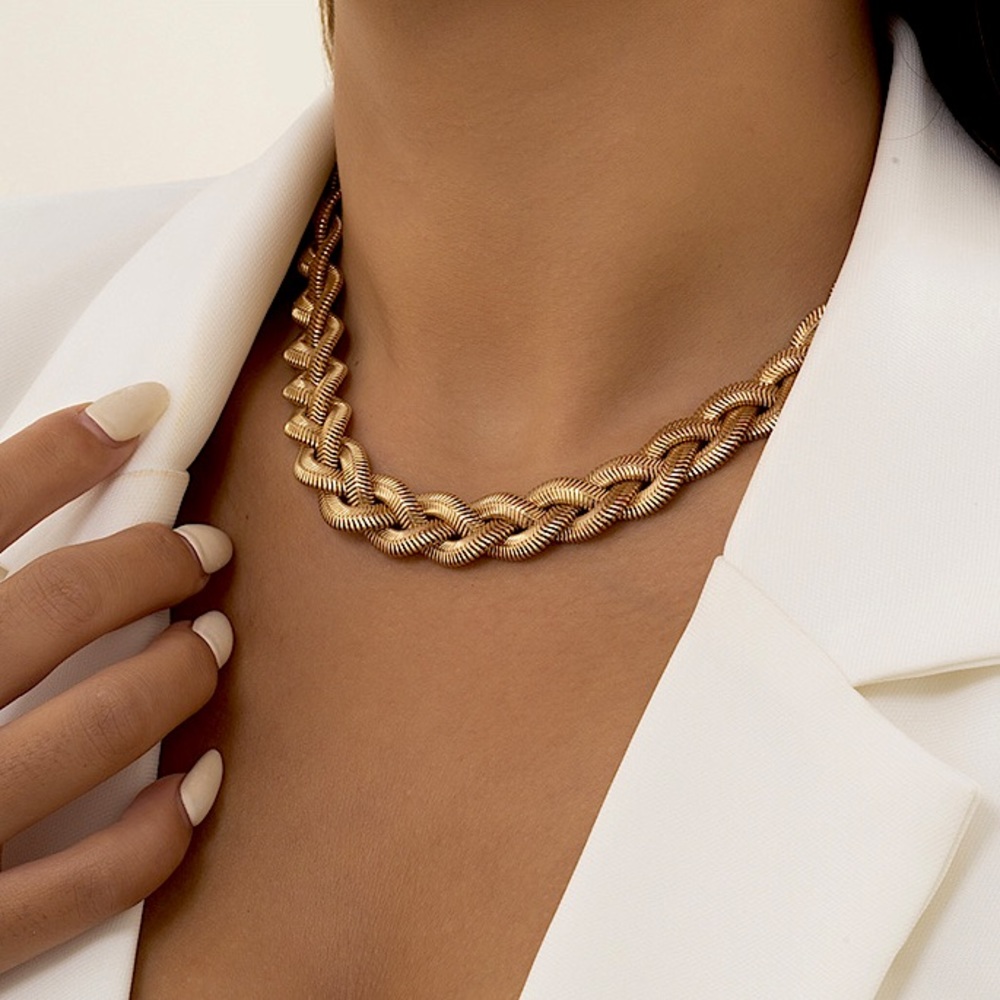 ⚜️[𝟯𝟬%𝗢𝗙𝗙|𝗯𝘂𝗻𝗱𝗹𝗲𝘀 𝟯+]⚜️Gold Braided Snake Chain Flat Choker NEW